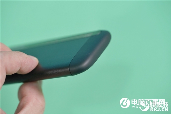 速度達1GB/s！英睿達X8移動SSD 2TB圖賞：4寸手機大小
