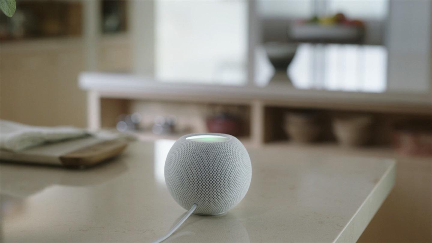蘋果 HomePod mini? 電源線同樣不可拆卸:但或能用 USB-C 移動電源供電