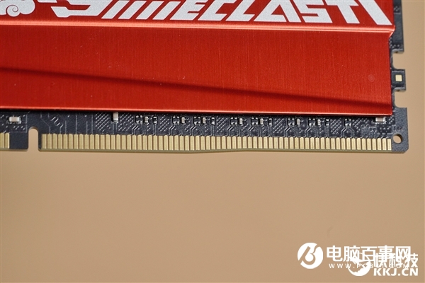 臺電騰龍系列G40圖賞：中國紅 輕松超頻3600M