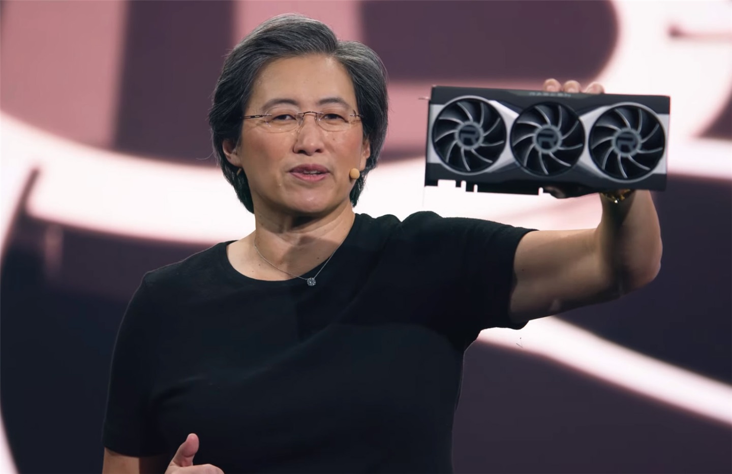 AMD RX 6800 XT 顯卡發(fā)布：649 美元，對標 RTX 3080