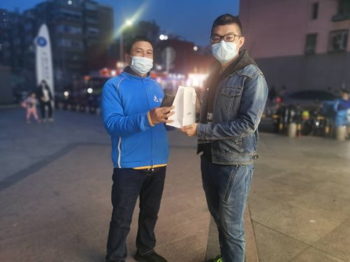 華為Mate 40系列手機(jī)國行版正式發(fā)布 京東第一位用戶誕生