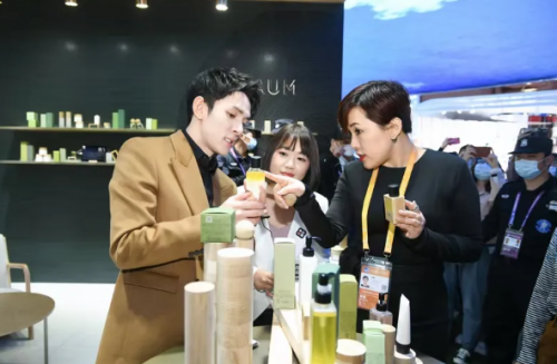 偶買噶！李佳琦雙十一，把直播間搬進(jìn)了進(jìn)博會(huì)！