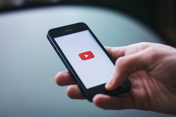 YouTube計劃在創(chuàng)作者的視頻上投放廣告 但不會給他們帶來收入