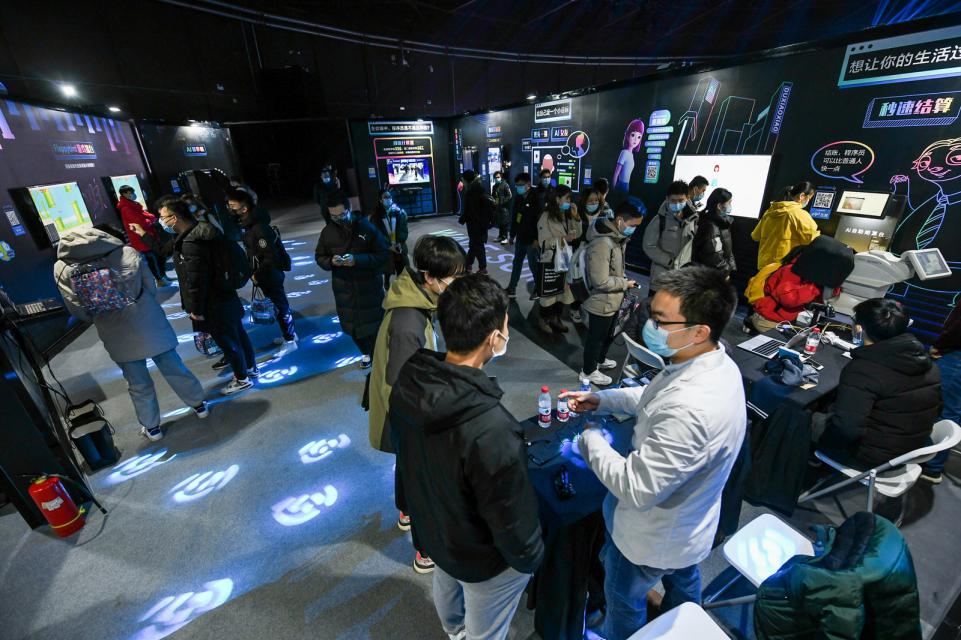 百度飛槳用AI打破“次元壁”，WAVE SUMMIT+2020體驗穿越動漫世界