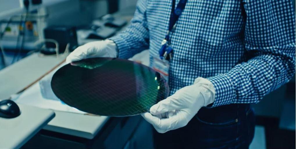 英特爾:三個工廠正在全速生產(chǎn) 10 nm 芯片