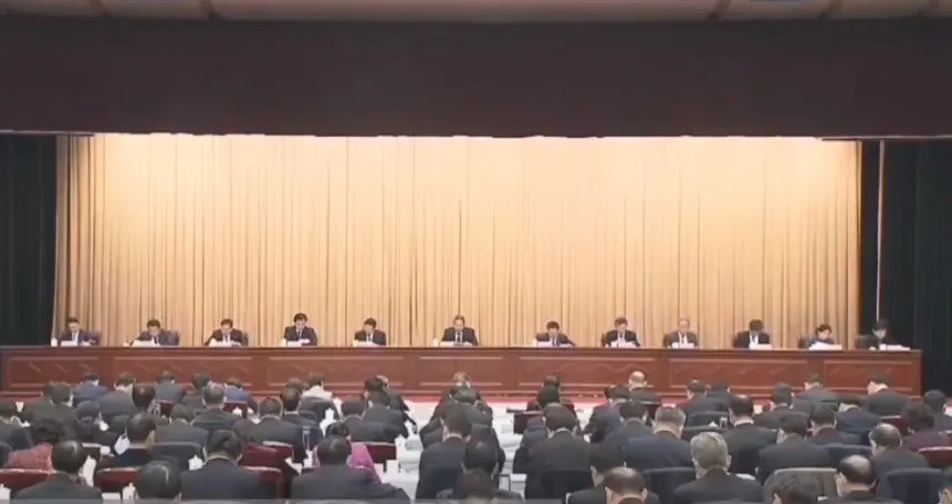 華云數(shù)據(jù)董事長許廣彬受邀出席安徽省委經(jīng)濟(jì)工作會議