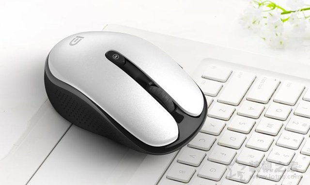無線鼠標(biāo)怎么用？臺式機(jī)和筆記本使用無線鼠標(biāo)的連接方法