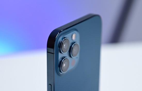 新專利申請顯示蘋果研發(fā)“光折疊”技術(shù) 為iPhone制作潛望鏡頭