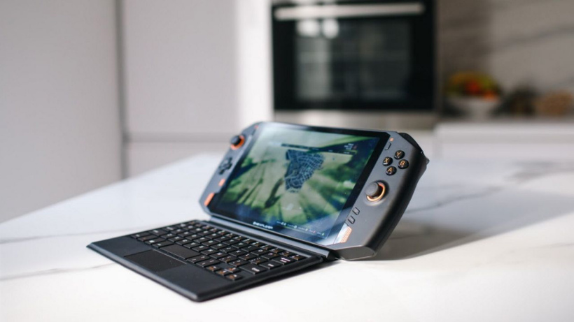 壹號(hào)本 PC 游戲掌機(jī) ONE XPLAYER 開啟眾籌：內(nèi)置鍵盤，運(yùn)行 Win10 系統(tǒng)