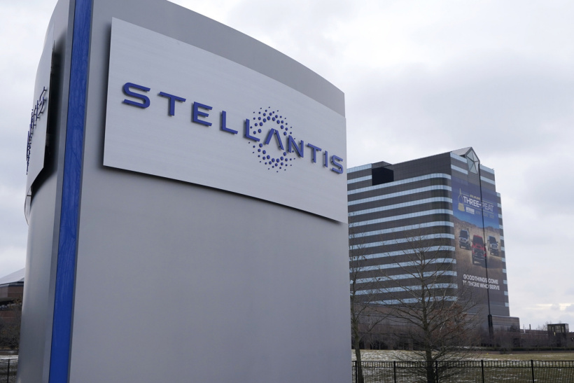 富士康與 Stellantis 集團成立 Mobile Drive 合資公司，為汽車供應(yīng)軟硬件