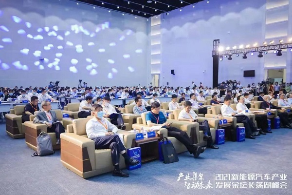 毫末智行侯軍:下一代出行工具是輪子上的超級(jí)計(jì)算機(jī)