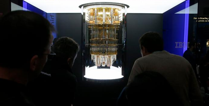IBM 在德國斯圖加特推出歐洲首臺量子計算機