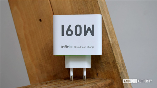 外媒實(shí)測傳音手機(jī) 160W 快充:充滿 4000mAh 電池僅需 11 分鐘