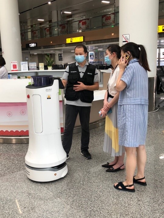 疫情反彈，普渡機器人馳援重慶江北機場