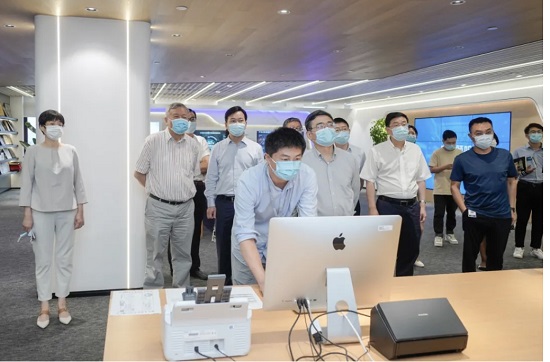 上海市人大常委會主任蔣卓慶帶隊(duì)調(diào)研合合信息