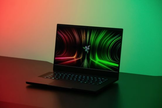 做英雄還是做NPC？雷蛇&#215;AMD給你答案