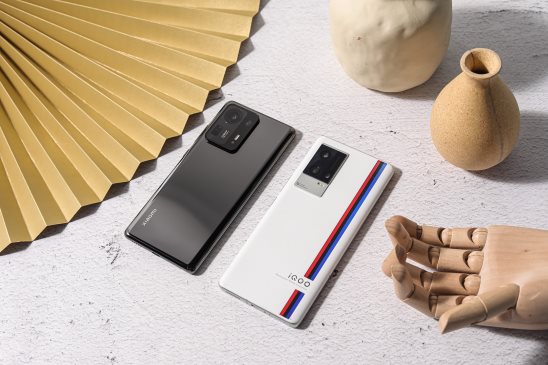小米MIX 4和iQOO 8 Pro，誰(shuí)的高端之路能走得更快？
