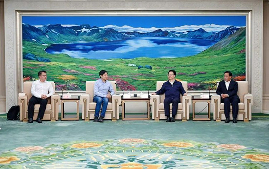 吉林省委書記景俊海等人會見小米雷軍,后者將與中國一汽合作造車