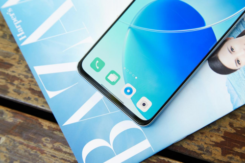 OPPO Reno6好不好？直角邊框+90Hz直屏有顏有實(shí)力