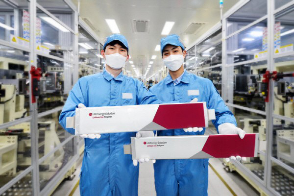 LG 開始為通用汽車量產(chǎn)鋰電池:NCMA 首次應(yīng)用于軟包封裝