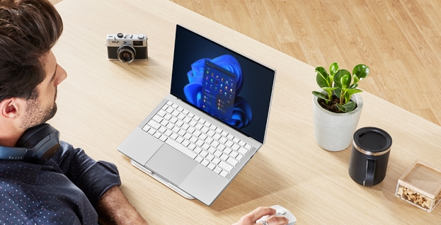 Razer推出搭載Windows11的Razer Book和雷蛇靈刃，現(xiàn)有機(jī)型也可免費(fèi)升級系統(tǒng)