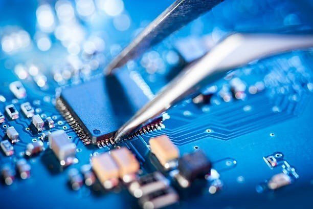 TrendForce:明年 DRAM 產(chǎn)業(yè)將由供不應(yīng)求轉(zhuǎn)至供過于求