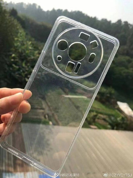 小米 12 Ultra 保護(hù)殼曝光：背面圓環(huán)設(shè)計(jì)，傳感器眾多