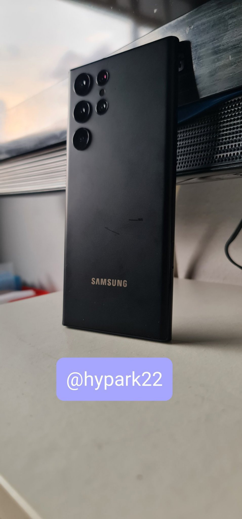 爆料：三星 Galaxy S22 Ultra 將有 1TB 存儲(chǔ)版本，啞光黑“真機(jī)”現(xiàn)身