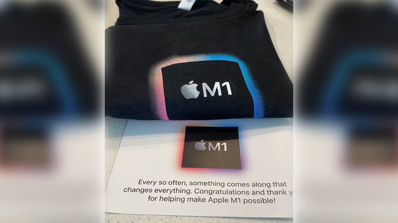 蘋果向工程師贈(zèng)送“Apple M1”特殊 T 恤,慶祝 Silicon 轉(zhuǎn)型完成第一年