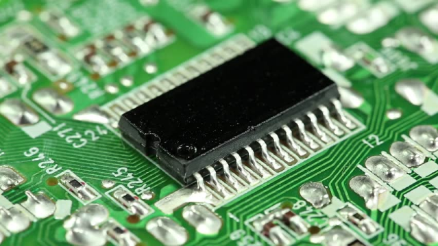 IC Insights：去年電子設(shè)備中的半導(dǎo)體含量達(dá) 33.2%，創(chuàng)歷史新高