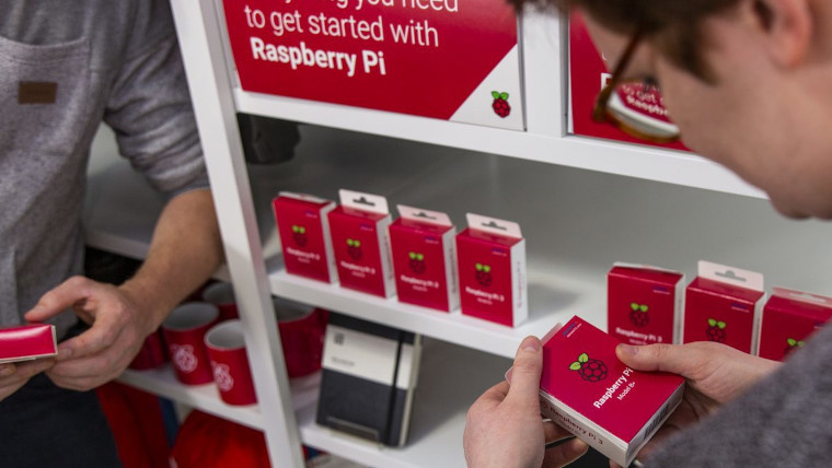 樹莓派將在英國(guó)城鎮(zhèn)推出更多快閃店:用戶可購(gòu)買 Raspberry Pi 4/400 等