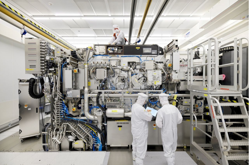消息稱 ASML 將 2025 年韓國 EUV 光刻機(jī)銷售額目標(biāo)擴(kuò)至 147.5 億歐元