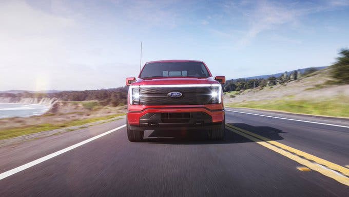 福特 F-150 Lightning 電動(dòng)卡車規(guī)格確認(rèn): EPA 續(xù)航達(dá) 320 英里