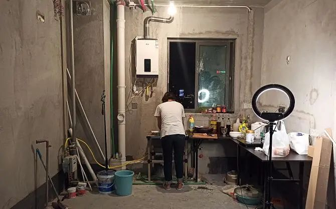 捐助毛坯房女孩這家企業(yè)真的是騙子嗎？