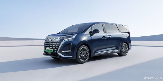 DM、EV 雙動(dòng)力模式，比亞迪旗下騰勢(shì)首款高端 MPV 正式定名“D9”