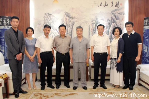 飛諾門(mén)陣亮相雁棲湖論壇，持續(xù)推進(jìn)信創(chuàng)行業(yè)生態(tài)建設(shè)